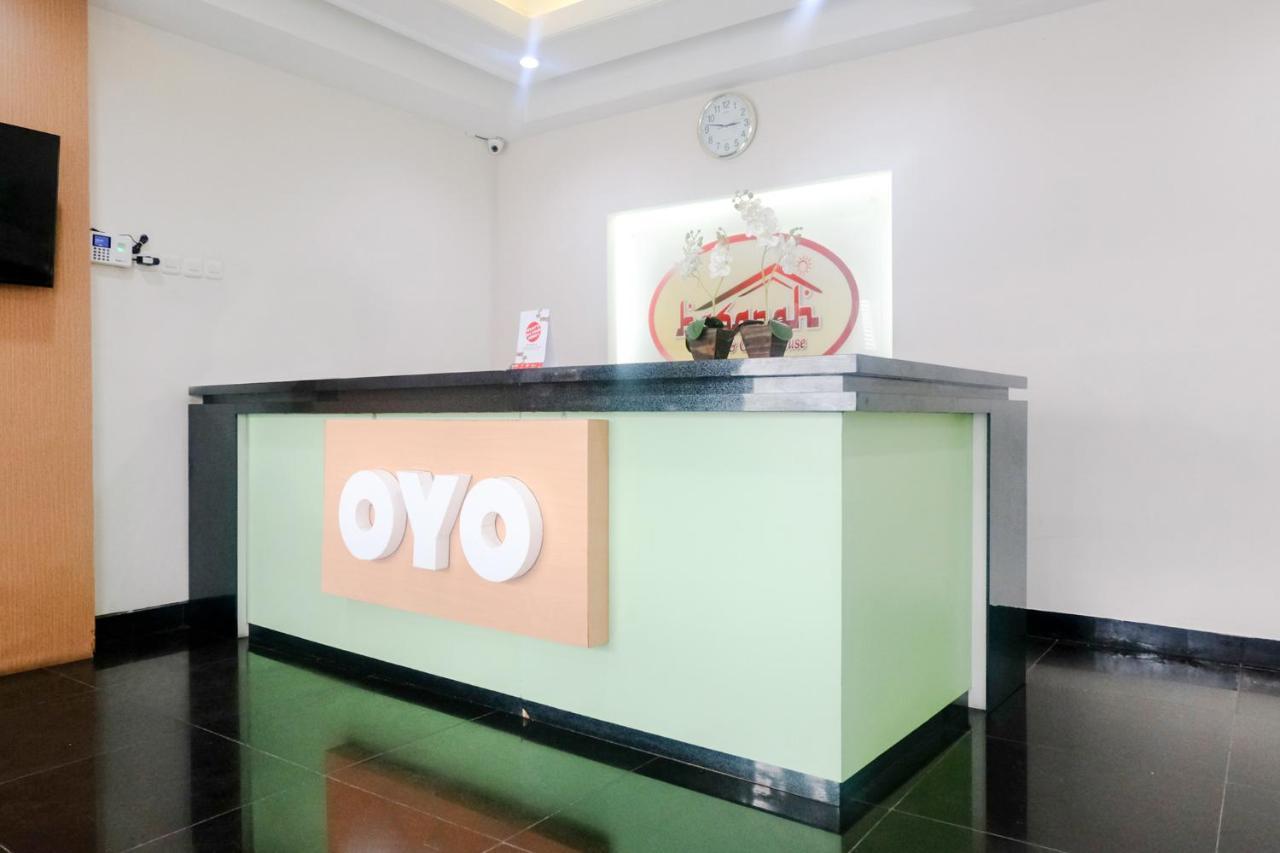 Oyo 696 Hasanah Guest House Syariah De Saphire มะลัง ภายนอก รูปภาพ