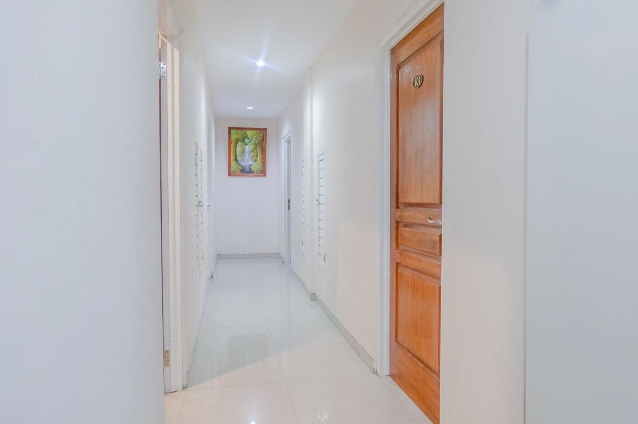 Oyo 696 Hasanah Guest House Syariah De Saphire มะลัง ภายนอก รูปภาพ