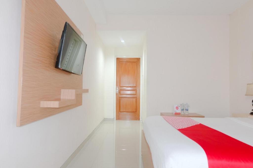 Oyo 696 Hasanah Guest House Syariah De Saphire มะลัง ภายนอก รูปภาพ